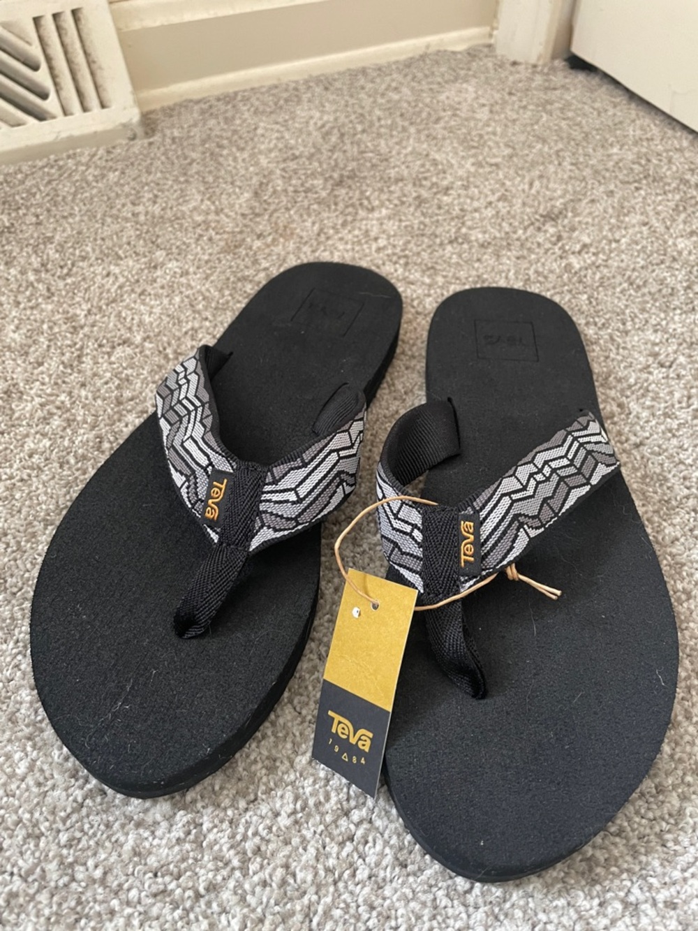 NWT Teva Womens Mush II Flip Flop Sandals Sz 8 Segments Black / Grey